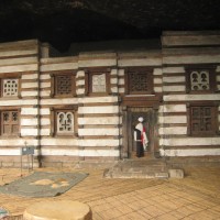 Yemrehannas Kristos, une église faîte de genévriers et de gypse